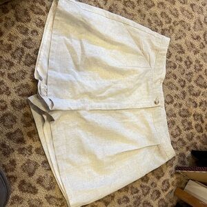 Windsor Casual and Chic Linen Shorts - BRAND NEW